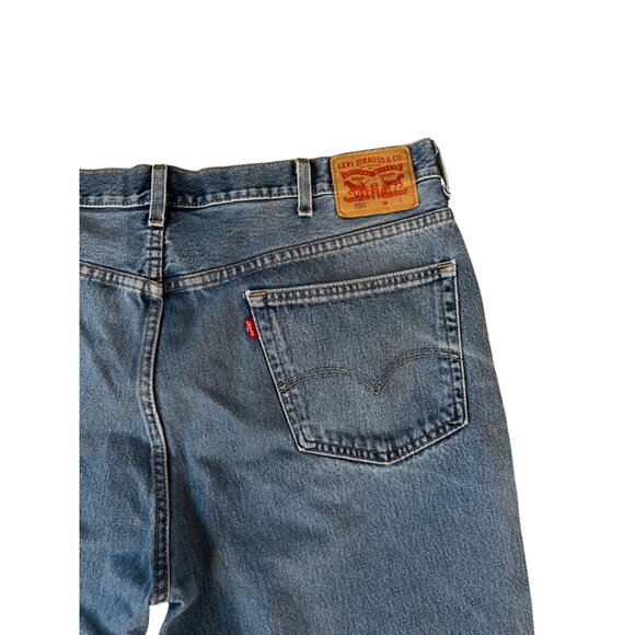 Levi's 550 Relaxed Fit Vintage Jeans Men's Size 44x30 Distressed Denim - Picture 4 of 12